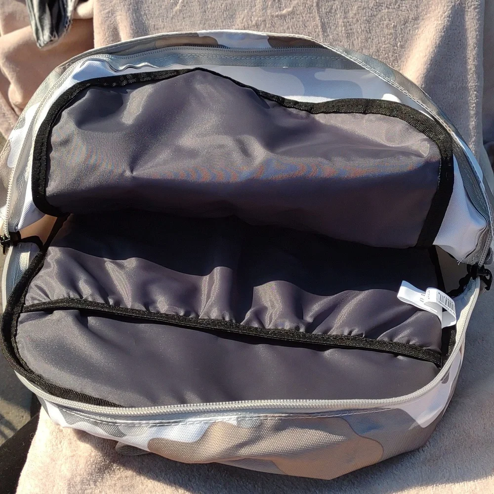 Case Logic iconic style